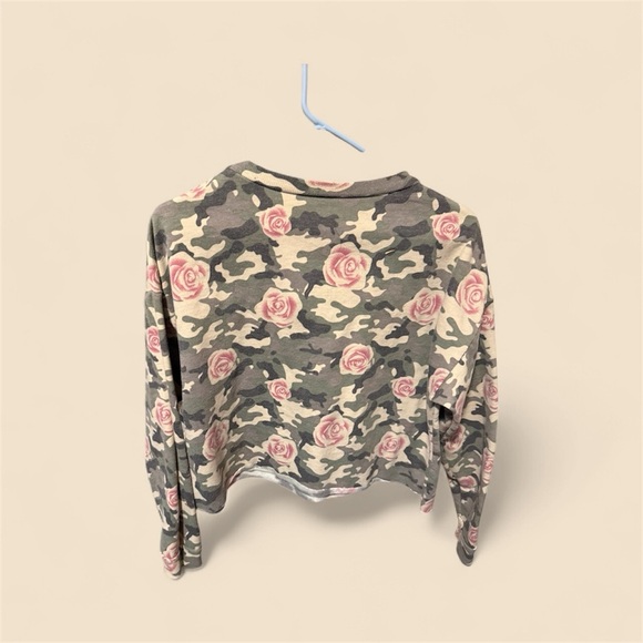 NWOT Enough About Me Camouflage Rose Print Cropped Sweater - Picture 3 of 4
